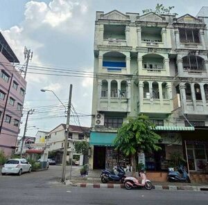 ขายตึกหลังมุม